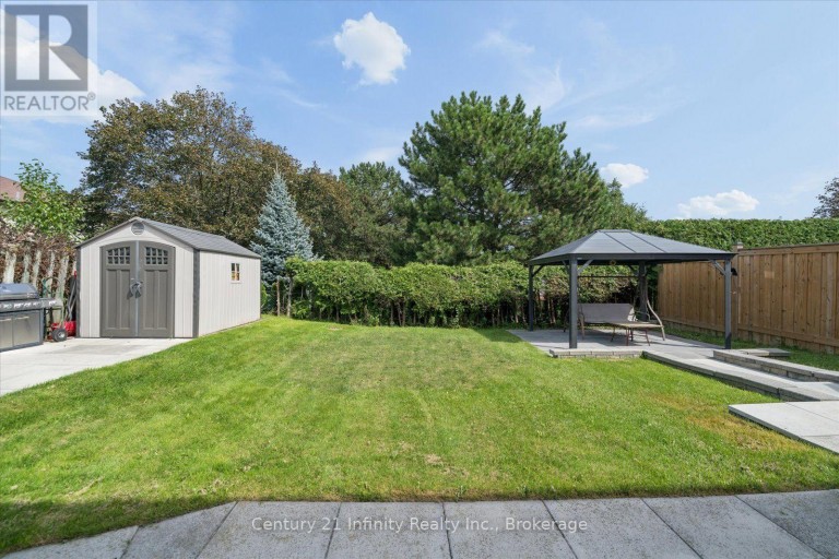 814 LOCHNESS CRESCENT, Oshawa (McLaughlin), Ontario, L1J7P6
