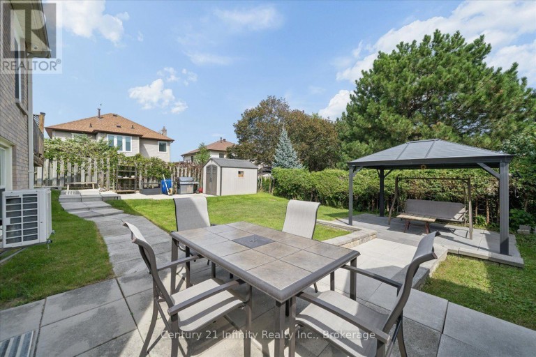 814 LOCHNESS CRESCENT, Oshawa (McLaughlin), Ontario, L1J7P6