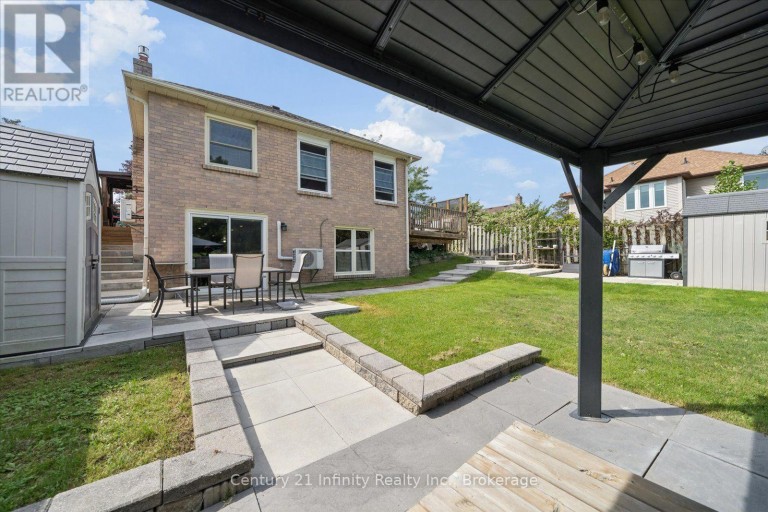 814 LOCHNESS CRESCENT, Oshawa (McLaughlin), Ontario, L1J7P6