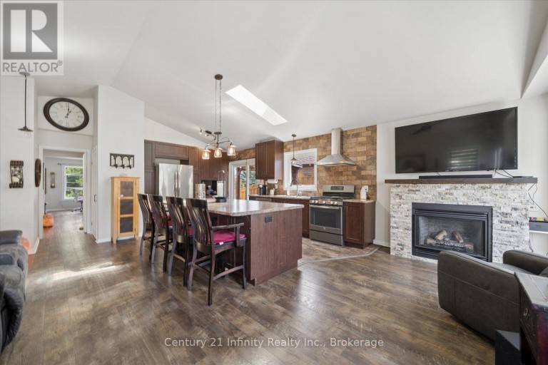 814 LOCHNESS CRESCENT, Oshawa (McLaughlin), Ontario, L1J7P6