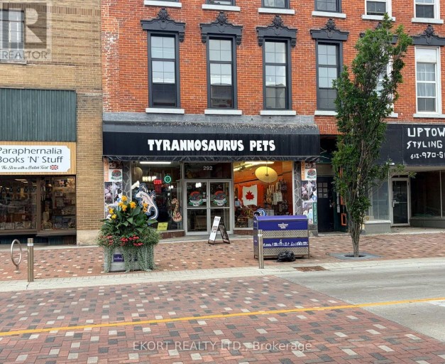 292 FRONT STREET, Belleville (Belleville Ward), Ontario, K8N2Z8