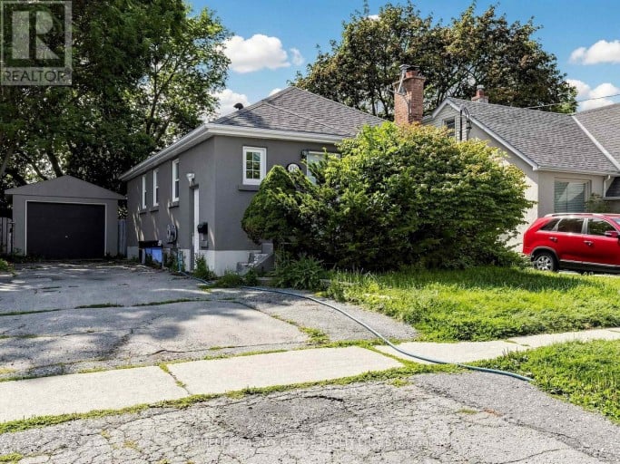 136 CENTRAL PARK BOULEVARD N, Oshawa (O'Neill), Ontario, L1G5Y7