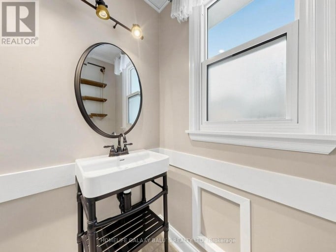 136 CENTRAL PARK BOULEVARD N, Oshawa (O'Neill), Ontario, L1G5Y7