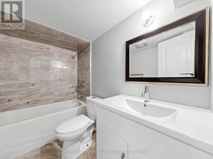 136 CENTRAL PARK BOULEVARD N, Oshawa (O'Neill), Ontario, L1G5Y7