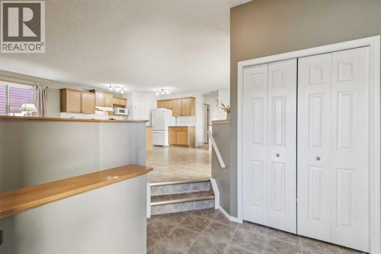 13 Evansbrooke Way NW, Calgary, Alberta, T3P1C5