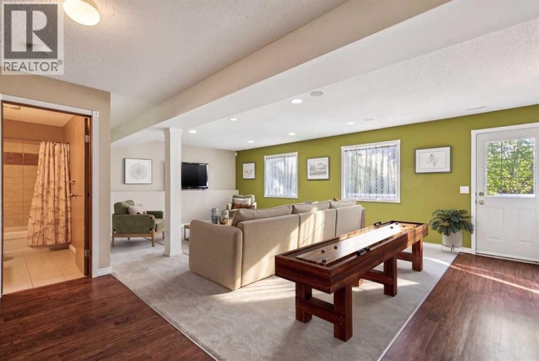 13 Evansbrooke Way NW, Calgary, Alberta, T3P1C5