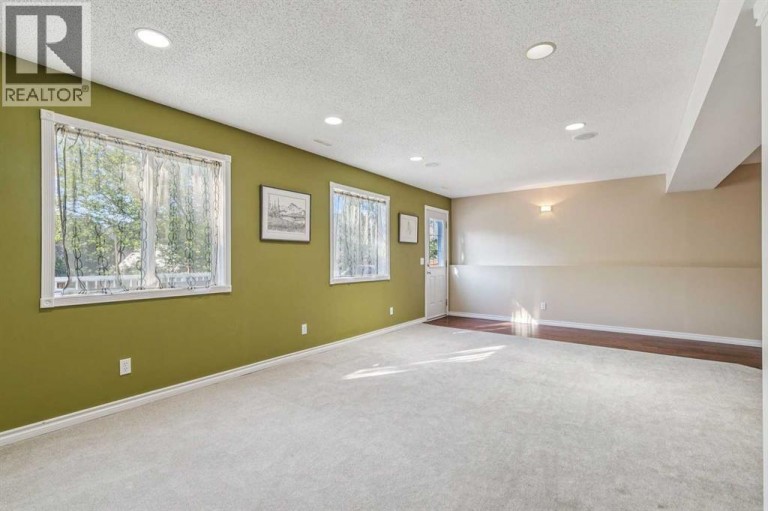 13 Evansbrooke Way NW, Calgary, Alberta, T3P1C5