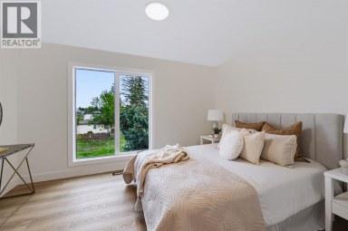 1903B 17 Street NW Calgary Alberta photo 17