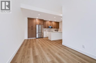 1903B 17 Street NW Calgary Alberta photo 32