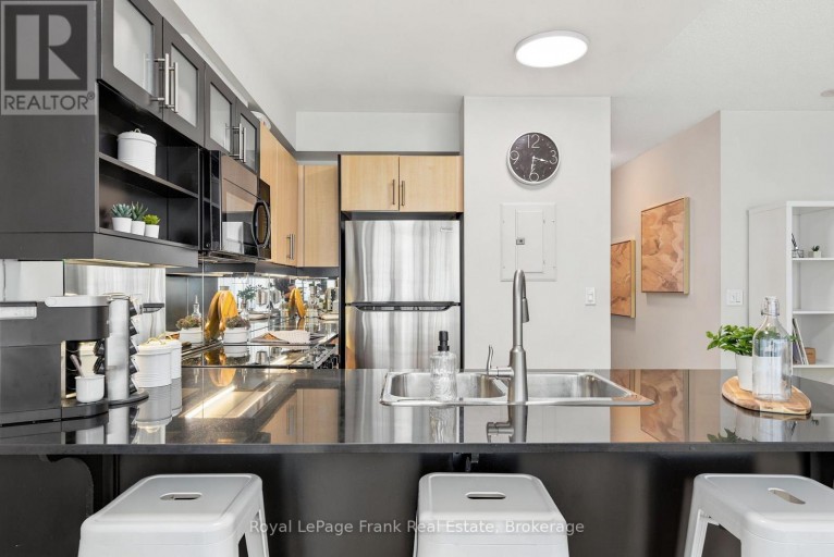 M24 - 350 WELLINGTON STREET W, Toronto (Waterfront Communities), Ontario, M5V3W9