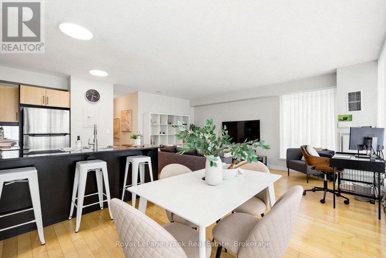 M24 - 350 WELLINGTON STREET W, Toronto (Waterfront Communities), Ontario, M5V3W9