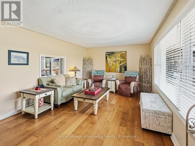 305 VALLEY ROAD, Prince Edward County (Ameliasburg Ward), Ontario, K0K1A0