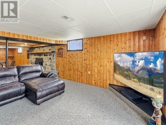 305 VALLEY ROAD Prince Edward County (Ameliasburg Ward) Ontario photo 38
