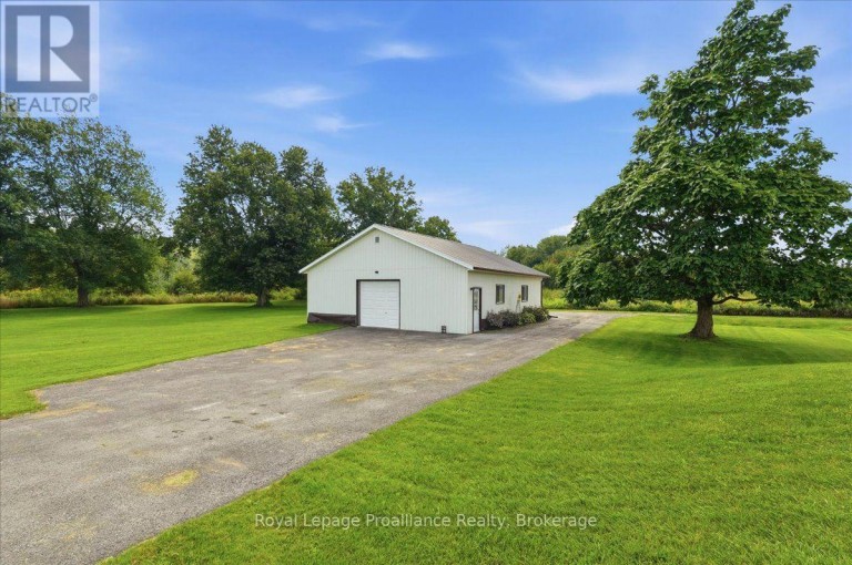 305 VALLEY ROAD, Prince Edward County (Ameliasburg Ward), Ontario, K0K1A0