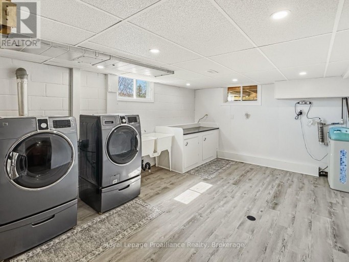 305 VALLEY ROAD, Prince Edward County (Ameliasburg Ward), Ontario, K0K1A0
