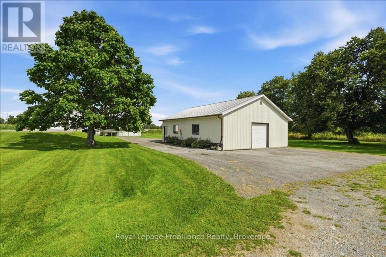 305 VALLEY ROAD, Prince Edward County (Ameliasburg Ward), Ontario, K0K1A0