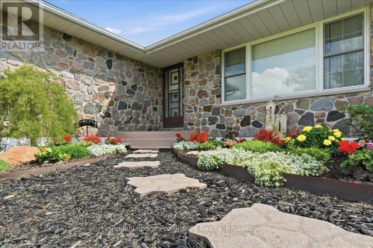 305 VALLEY ROAD, Prince Edward County (Ameliasburg Ward), Ontario, K0K1A0