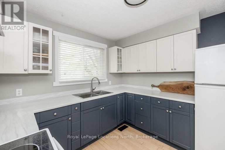 493 ONTARIO STREET, Collingwood, Ontario, L9Y4B9