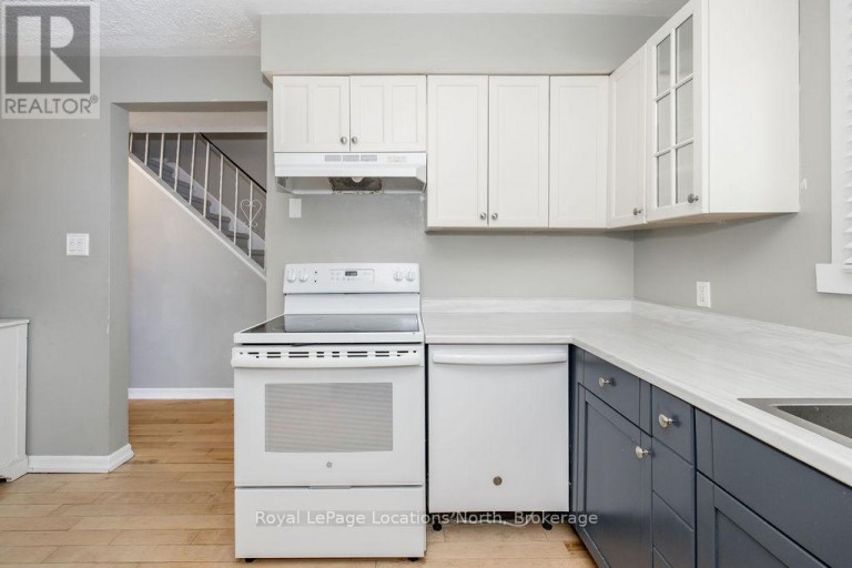 493 ONTARIO STREET, Collingwood, Ontario, L9Y4B9