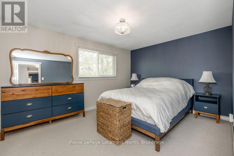 493 ONTARIO STREET, Collingwood, Ontario, L9Y4B9