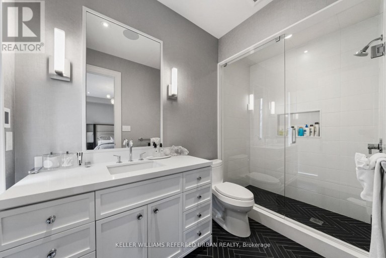 130 B FARNHAM AVENUE, Toronto (Yonge-St. Clair), Ontario, M4V1H4