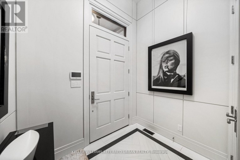 130 B FARNHAM AVENUE, Toronto (Yonge-St. Clair), Ontario, M4V1H4