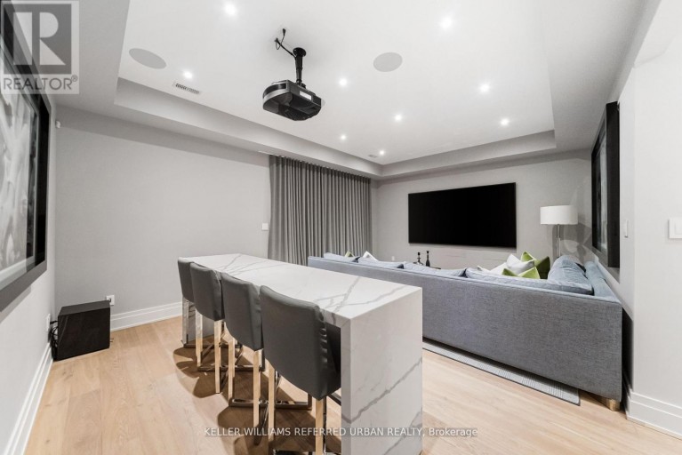 130 B FARNHAM AVENUE, Toronto (Yonge-St. Clair), Ontario, M4V1H4