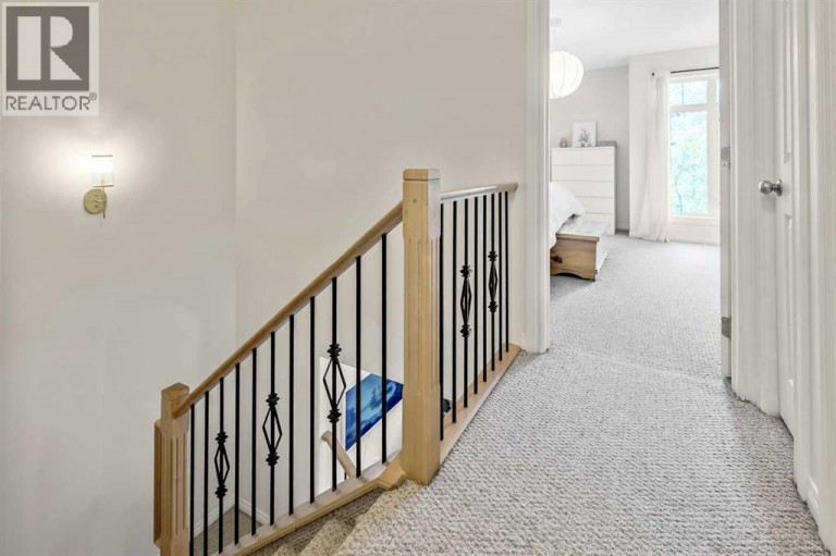 5633 6 Street SW, Calgary, Alberta, T2V0H1