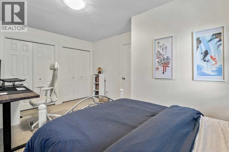 5633 6 Street SW, Calgary, Alberta, T2V0H1