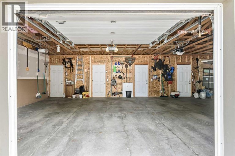 5633 6 Street SW, Calgary, Alberta, T2V0H1