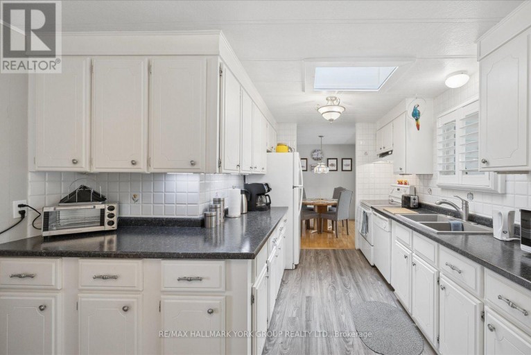 10 KELSEY CRESCENT, Georgina (Sutton & Jackson's Point), Ontario, L0E1R0
