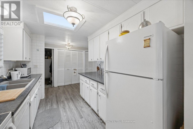 10 KELSEY CRESCENT, Georgina (Sutton & Jackson's Point), Ontario, L0E1R0