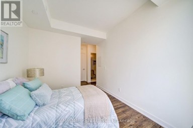 829 - 2 DAVID EYER ROAD E Richmond Hill Ontario photo 14