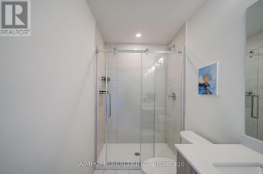 829 - 2 DAVID EYER ROAD E Richmond Hill Ontario photo 16