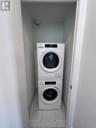 829 - 2 DAVID EYER ROAD E Richmond Hill Ontario photo 18