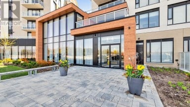 829 - 2 DAVID EYER ROAD E Richmond Hill Ontario photo 21
