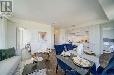 829 - 2 DAVID EYER ROAD E Richmond Hill Ontario photo 6