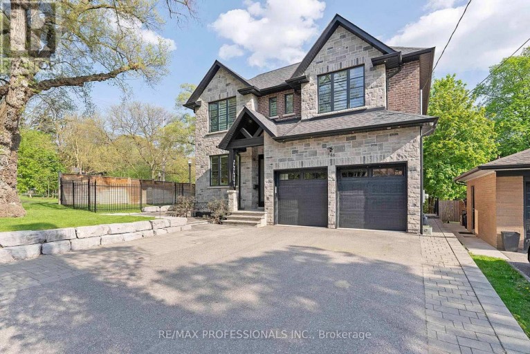 146 THOMPSON AVENUE, Toronto (Stonegate-Queensway), Ontario, M8Z3V2