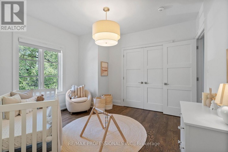 146 THOMPSON AVENUE, Toronto (Stonegate-Queensway), Ontario, M8Z3V2