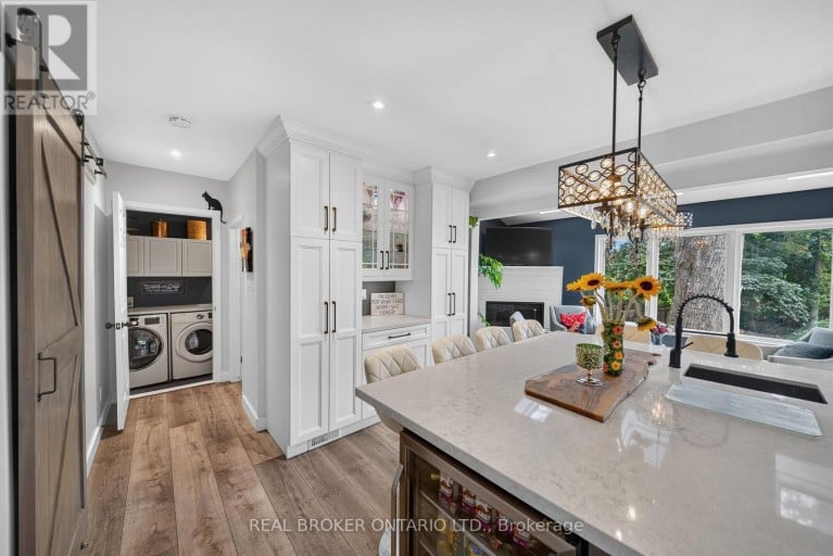 413 INDIAN ROAD, Burlington (LaSalle), Ontario, L7T3T4