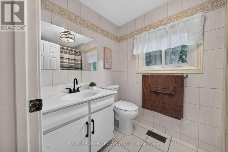 413 INDIAN ROAD, Burlington (LaSalle), Ontario, L7T3T4