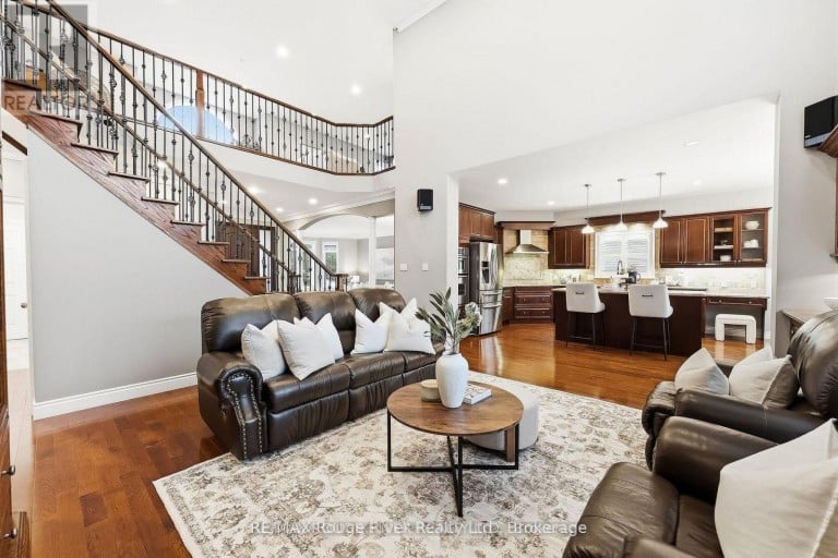 30 HANOVER COURT, Whitby (Lynde Creek), Ontario, L1N7J2
