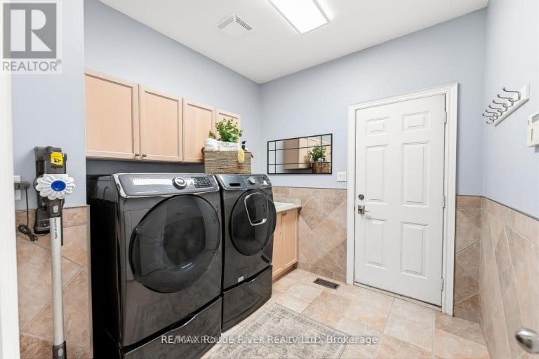 30 HANOVER COURT, Whitby (Lynde Creek), Ontario, L1N7J2