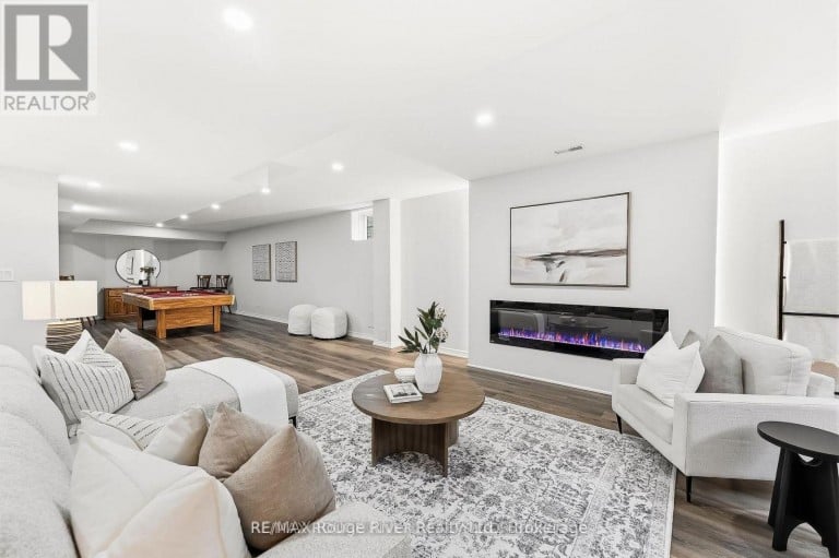 30 HANOVER COURT, Whitby (Lynde Creek), Ontario, L1N7J2