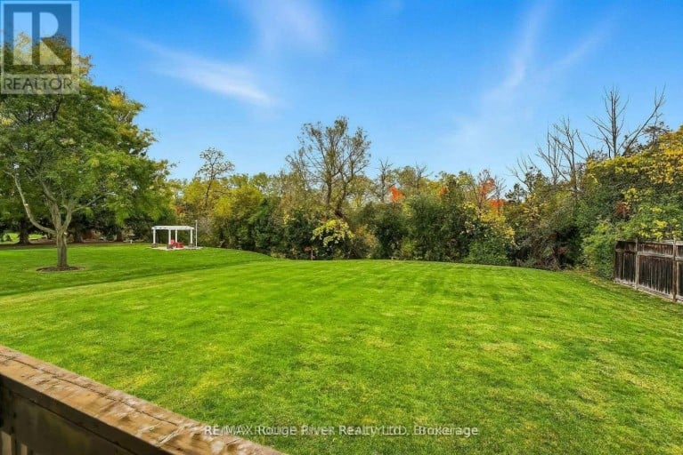 30 HANOVER COURT, Whitby (Lynde Creek), Ontario, L1N7J2