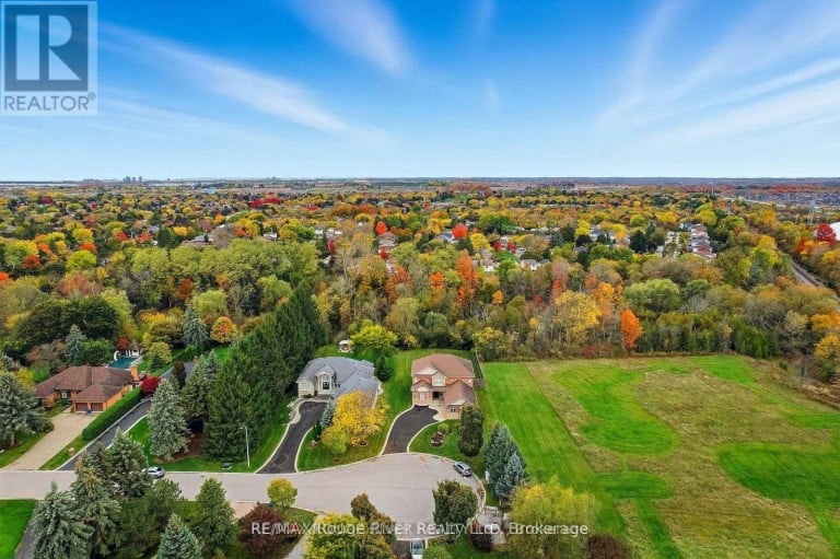 30 HANOVER COURT, Whitby (Lynde Creek), Ontario, L1N7J2