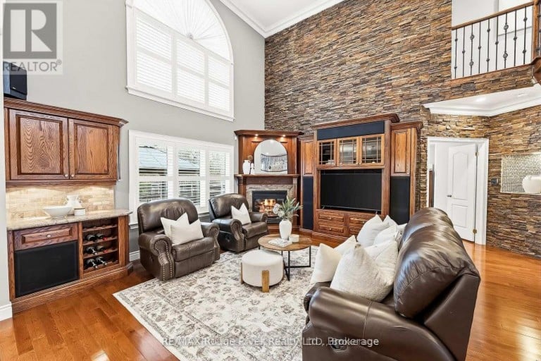 30 HANOVER COURT, Whitby (Lynde Creek), Ontario, L1N7J2