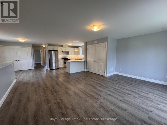627 BLOOR STREET E, Oshawa (Farewell), Ontario, L1H3N4
