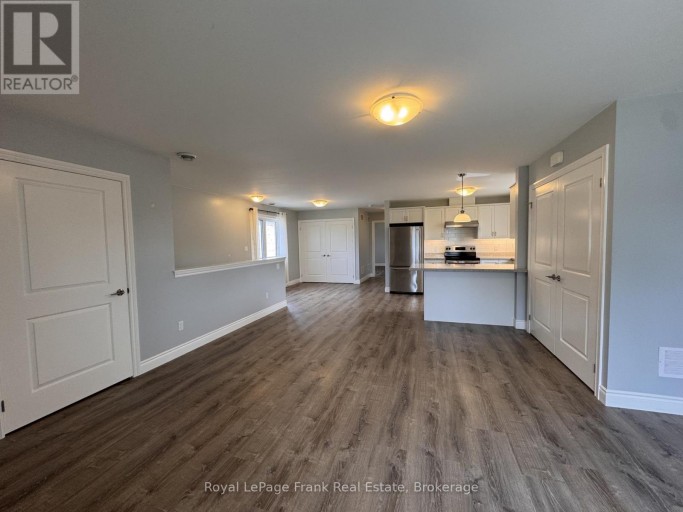 627 BLOOR STREET E, Oshawa (Farewell), Ontario, L1H3N4