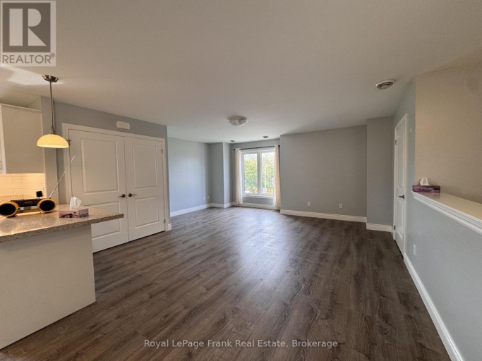 627 BLOOR STREET E, Oshawa (Farewell), Ontario, L1H3N4